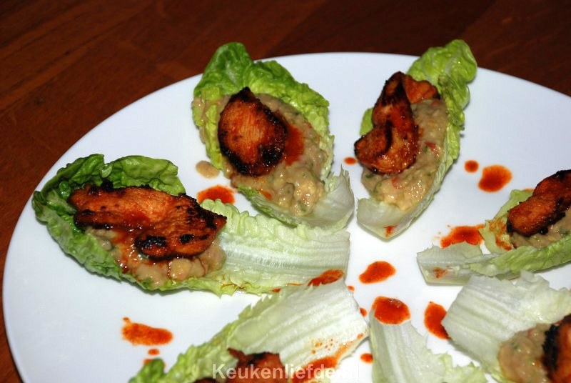 Pittige kiphapjes met limoen guacamole Pittige kiphapjes met limoen guacamole