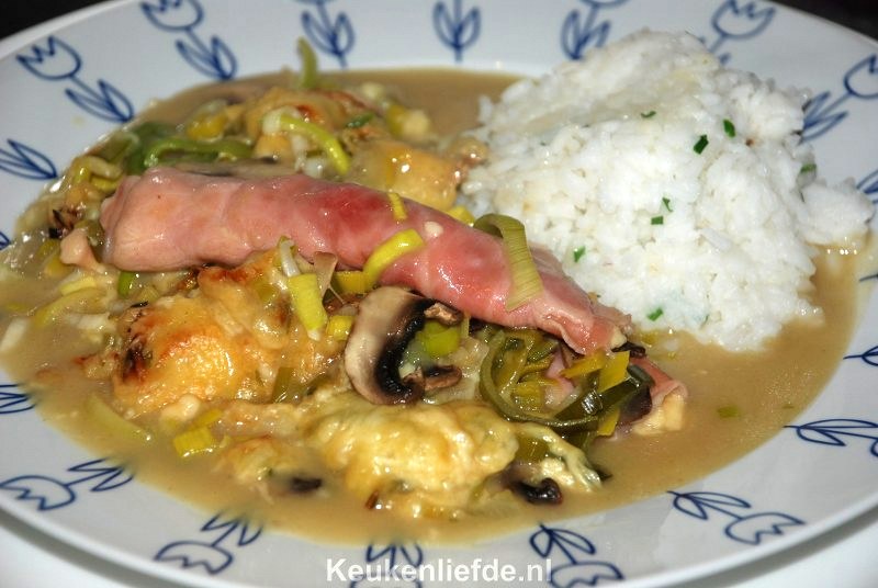 Prei ovenschotel met ham en kaasrolletjes Prei ovenschotel met ham en kaasrolletjes