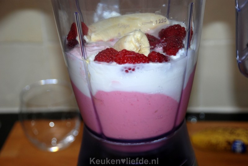 Romige smoothie met kwark en frambozen