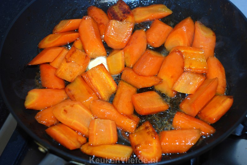 Wortels met sinaasappel-honingglazuur Wortels met sinaasappel-honingglazuur