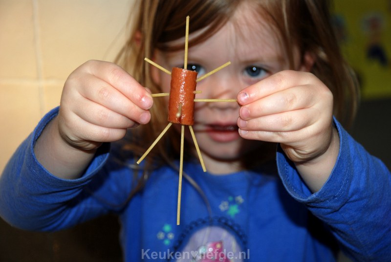 Ella-Marie kookt knakworst spaghetti Ella-Marie kookt knakworst spaghetti