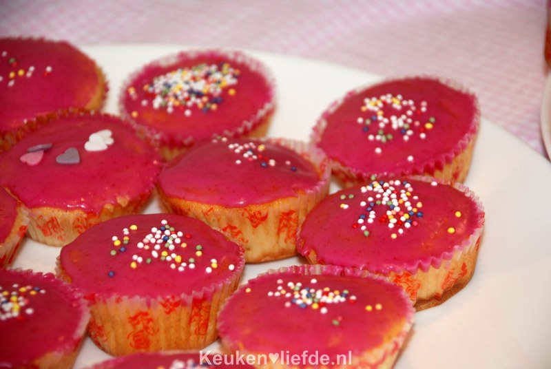 Cupcakes met roze glazuur Cupcakes met roze glazuur