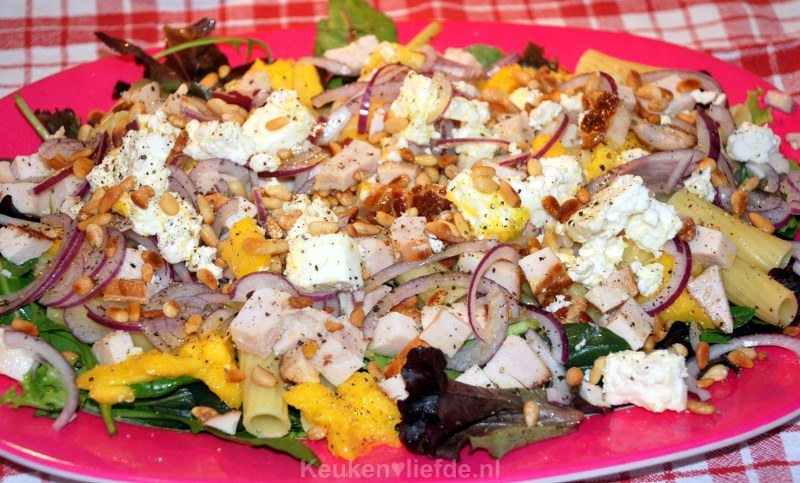 Pastasalade met mango en kip Pastasalade met mango en kip