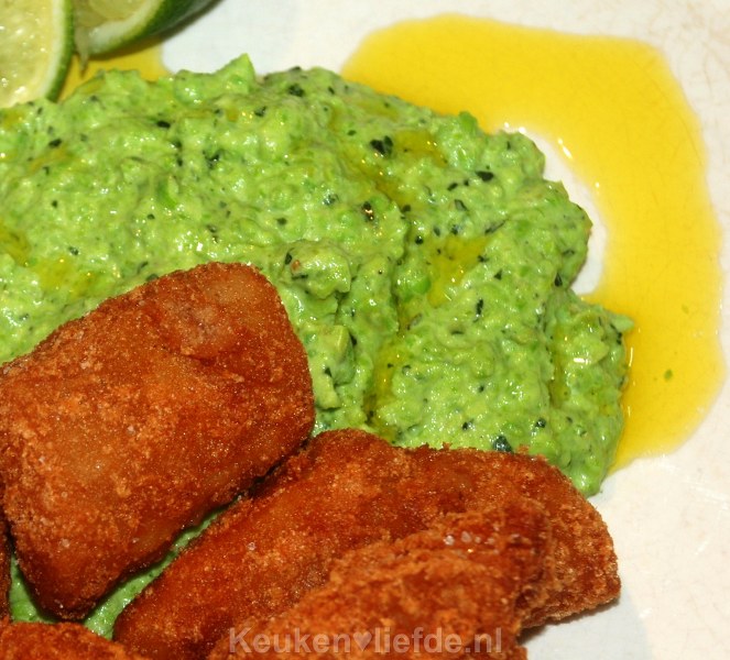 Romige doperwtenpuree met munt en limoen Romige doperwtenpuree met munt en limoen