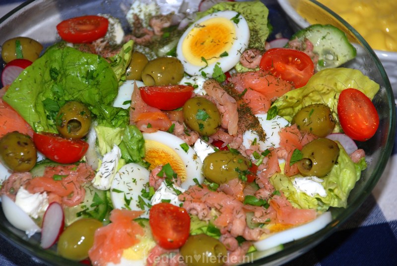 Rijkelijk gevulde vissalade