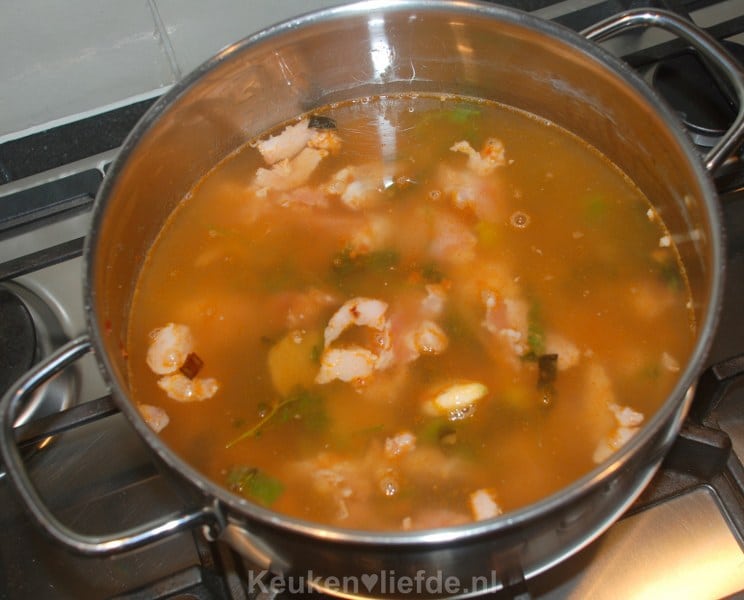 Kippenbouillon - onmisbaar basisrecept Kippenbouillon - onmisbaar basisrecept