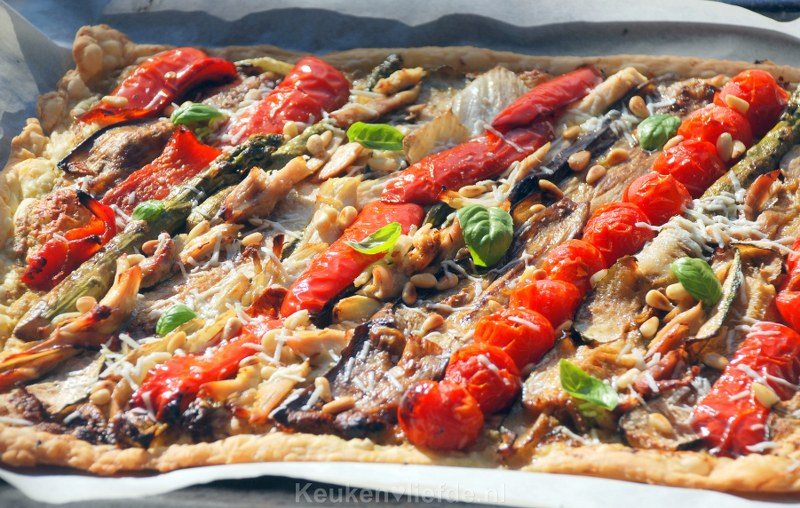 Italiaanse plaattaart met gegrilde groenten Italiaanse plaattaart met gegrilde groenten
