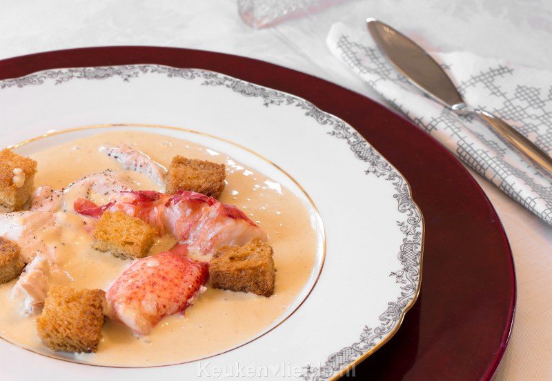 Oosterscheldekreeft met piepkuiken en broodjus van Inter Scaldes Oosterscheldekreeft met piepkuiken en broodjus van Inter Scaldes