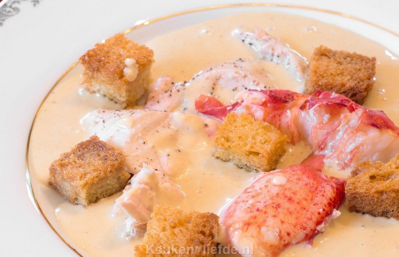 Oosterscheldekreeft met piepkuiken en broodjus van Inter Scaldes Oosterscheldekreeft met piepkuiken en broodjus van Inter Scaldes