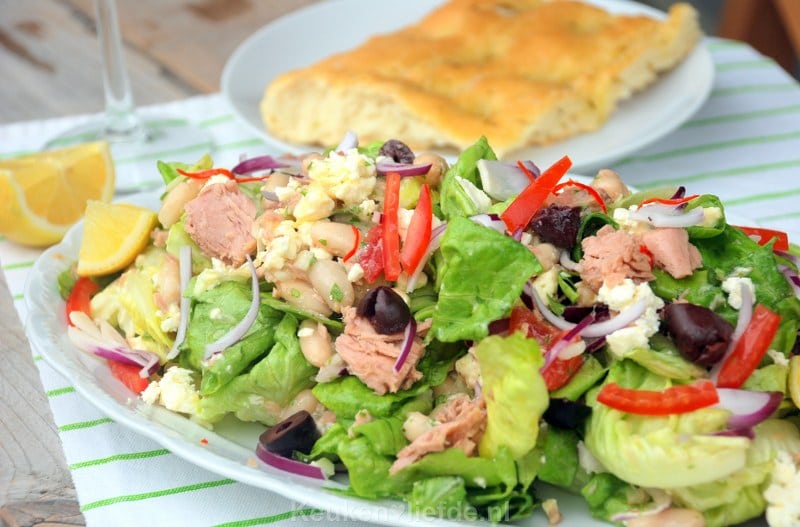 Salade met witte bonen en tonijn Salade met witte bonen en tonijn