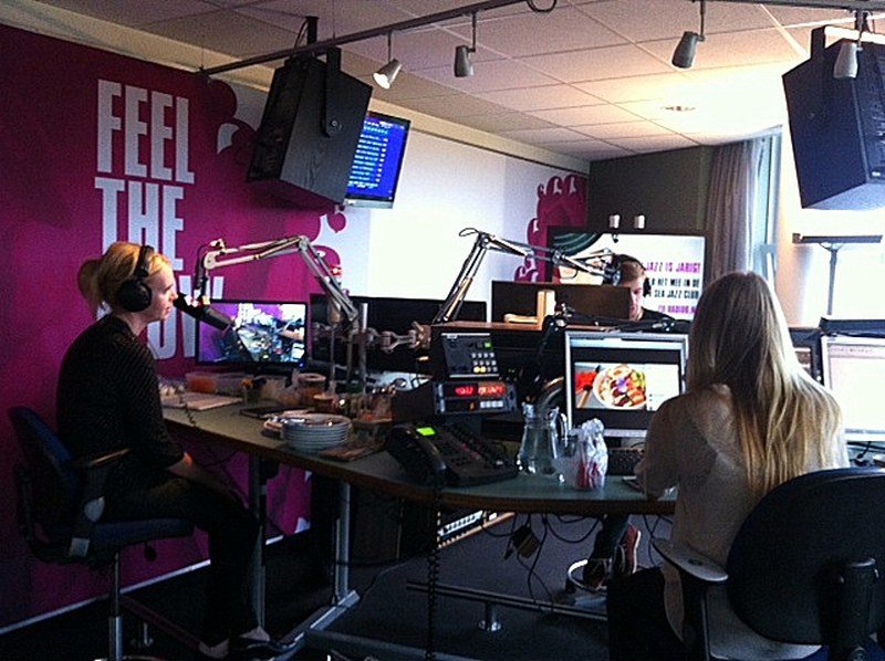 KeukenLiefde kookt in Winfrieds Woonkamer KeukenLiefde kookt in Winfrieds Woonkamer