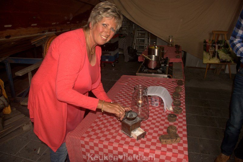 Verwengeluk op Goeree-Overflakkee (persreis deel 2) Oesterschelpen fijnmalen