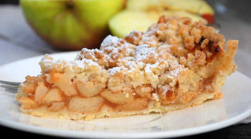 Appelkruimeltaart met hazelnoten Appelkruimeltaart met hazelnoten
