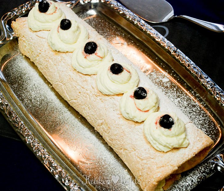 Biscuitrol met kersen Biscuitrol met kersen