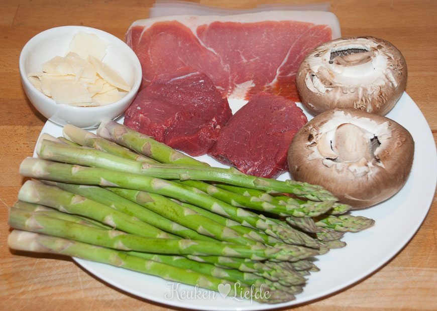 Gegrilde biefstuk met groene asperges-8585