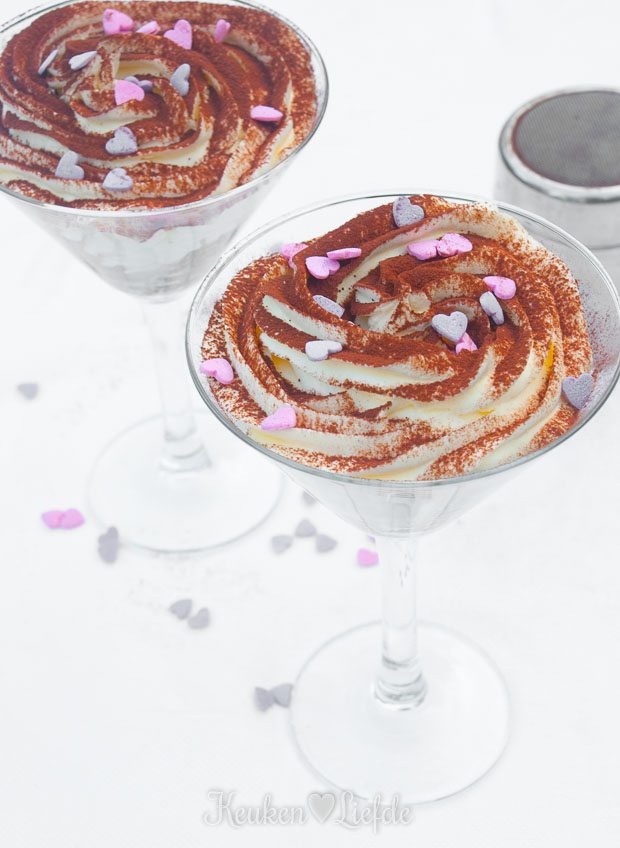 Supersnelle tiramisuglaasjes Supersnelle tiramisuglaasjes