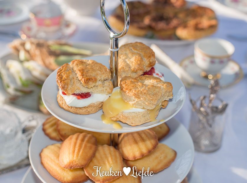 High tea: scones High tea: scones