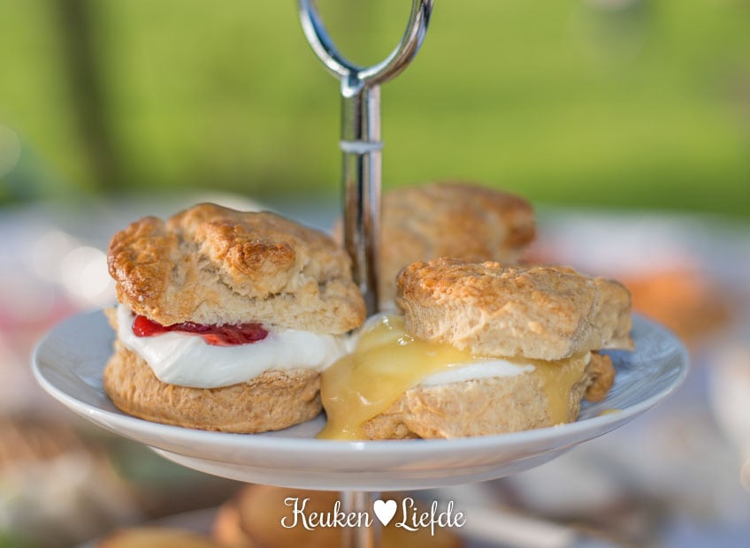 High tea: scones High tea: scones