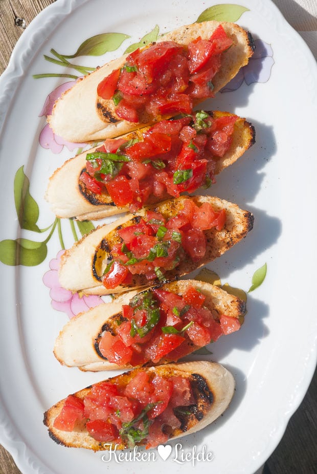Speels & Smakelijk: tomatenbruschetta