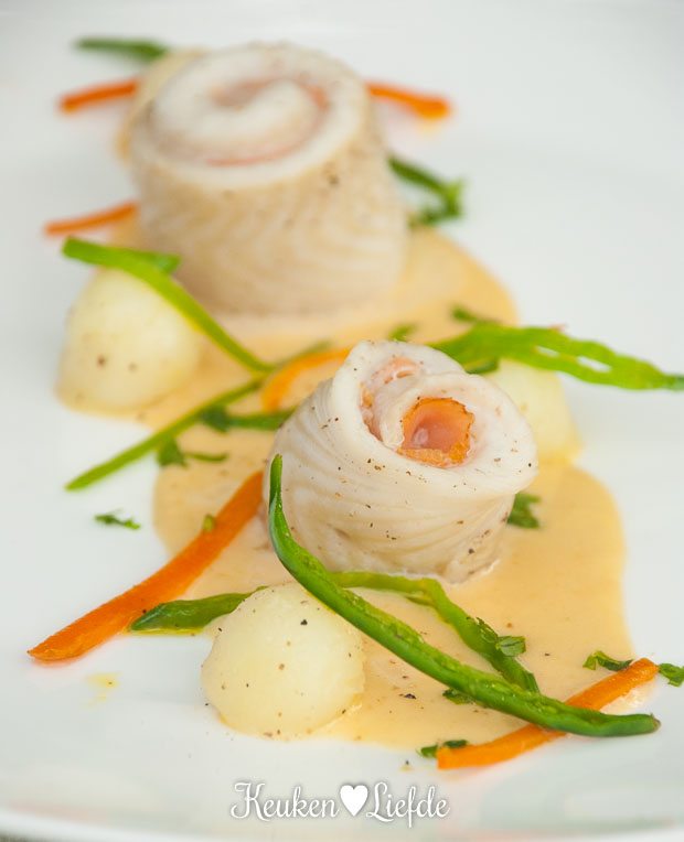 Scholrolletjes met champagnesaus Scholrolletjes met champagnesaus