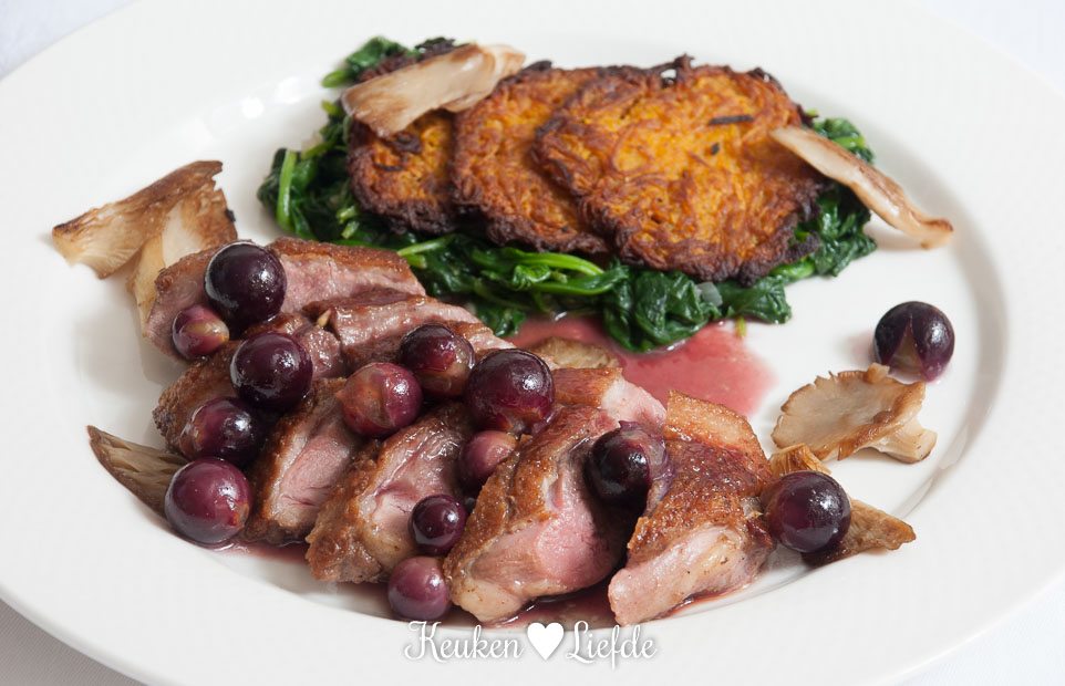 Spijs & Wijn: tamme eendenborst met druiven-portsaus Spijs & Wijn: tamme eendenborst met druiven-portsaus