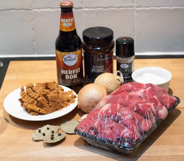 Ovenschotel met stoofvlees en rodekool