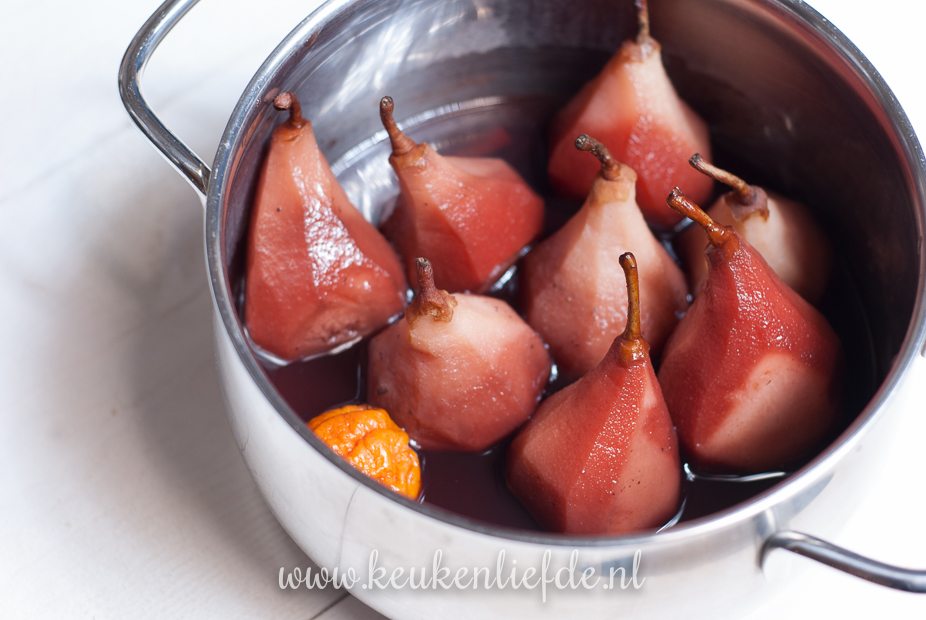 Stoofperen in bessensap Stoofperen in bessensap