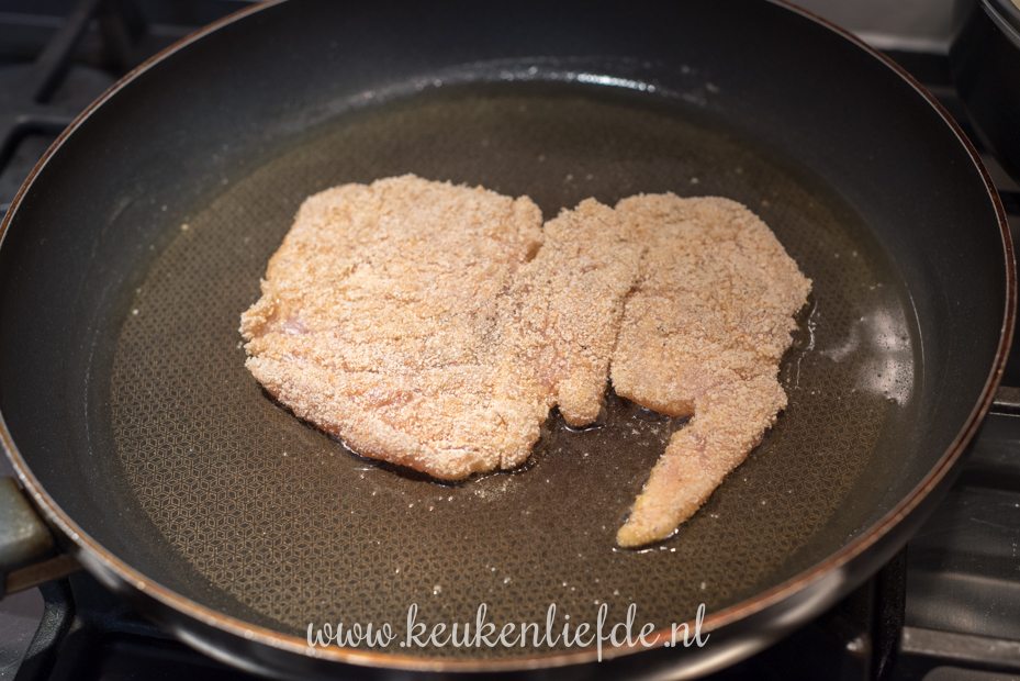 Zelfgemaakte kipschnitzel Zelfgemaakte kipschnitzel