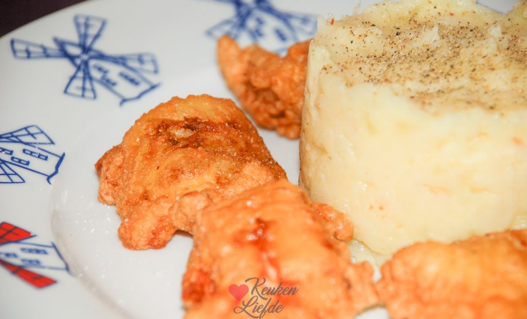 Knolselderijpuree met gebakken vis (kibbeling)