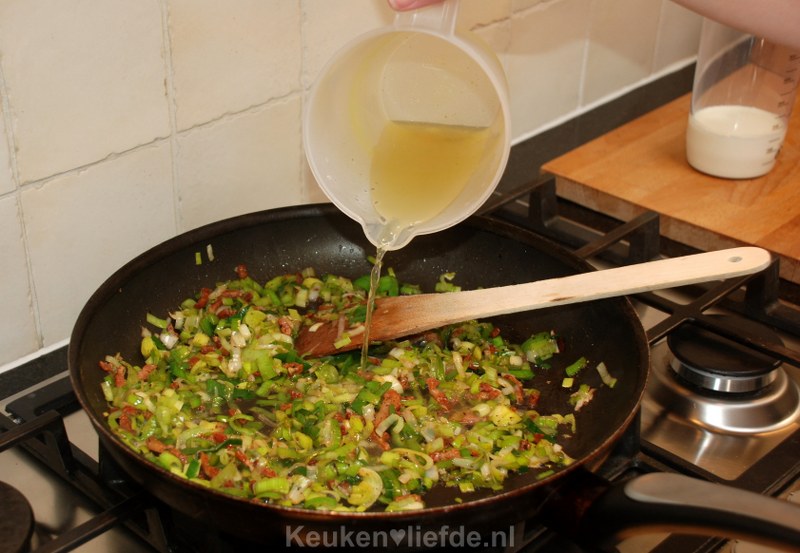 Gesmoorde prei in spek-roomsaus