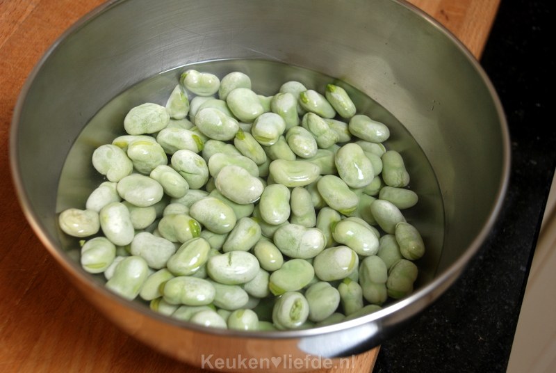 Couscoussalade met tuinbonen, munt en feta