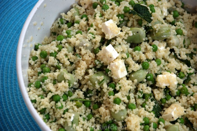 Couscoussalade met tuinbonen, munt en feta