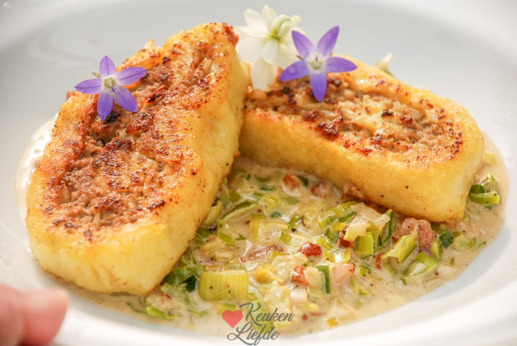 Gehaktrollade in aardappeldeegkorst