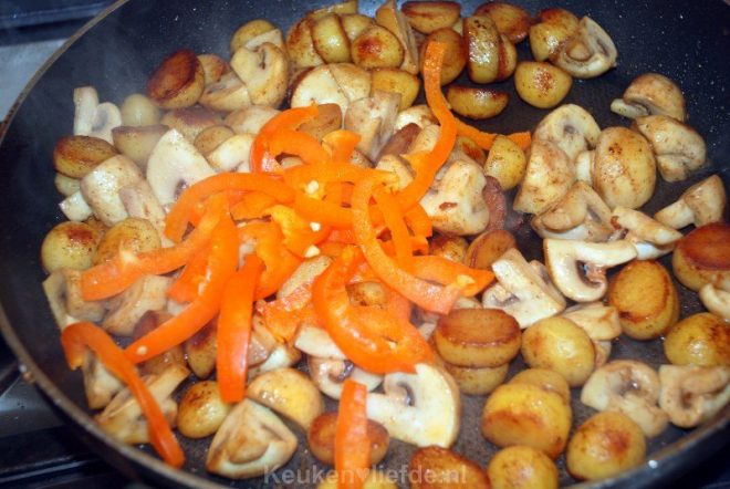 Voeg de groenten toe