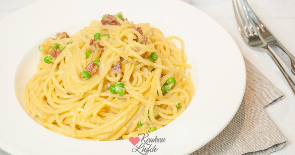 Spaghetti carbonara met doperwten en chorizo