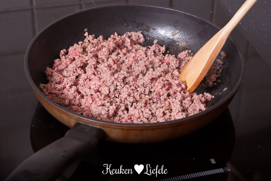 Lurpak - oventosti met gehakt en paprik