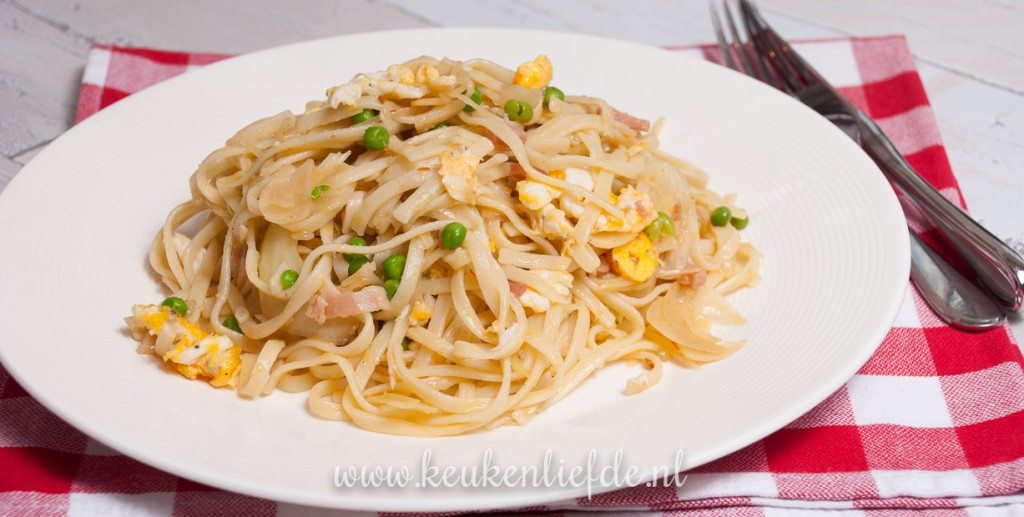 Bami goreng met witte kool Bami goreng met witte kool
