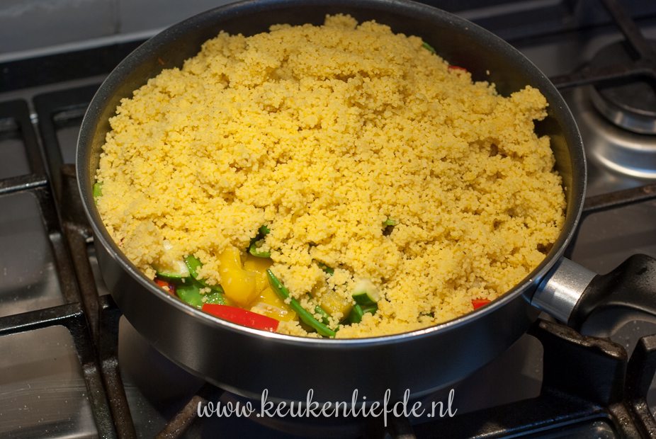 Vega kerst: couscous met kerrie en warme feta