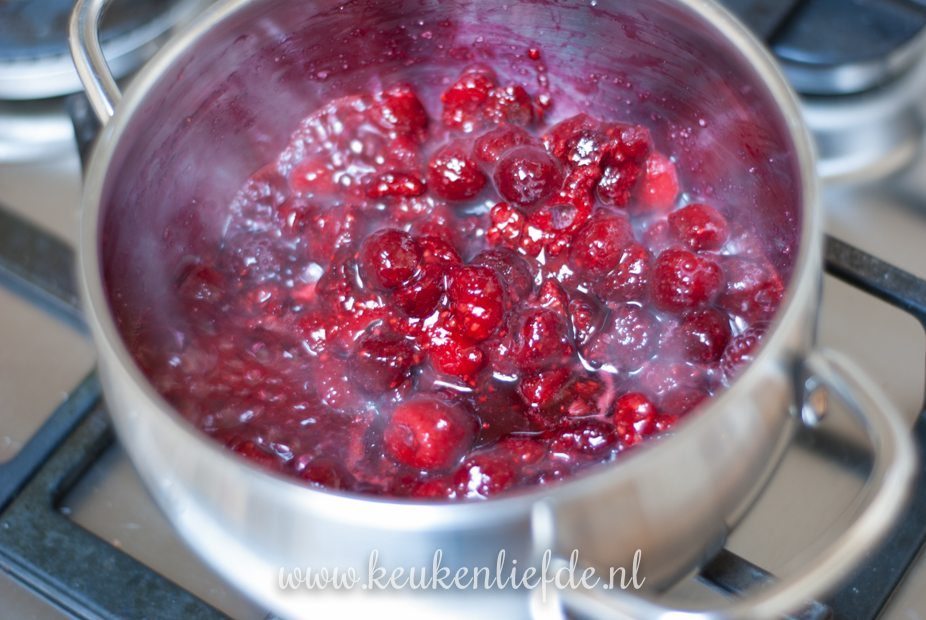 Cheesecake met frambozensaus