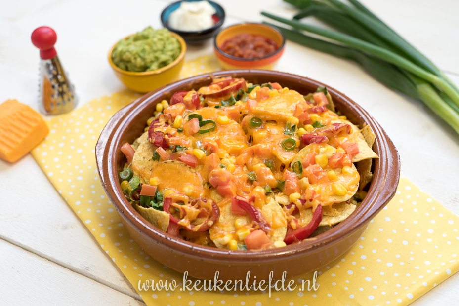 Video: nacho's met kaas uit de oven (inclusief 3 dips!)
