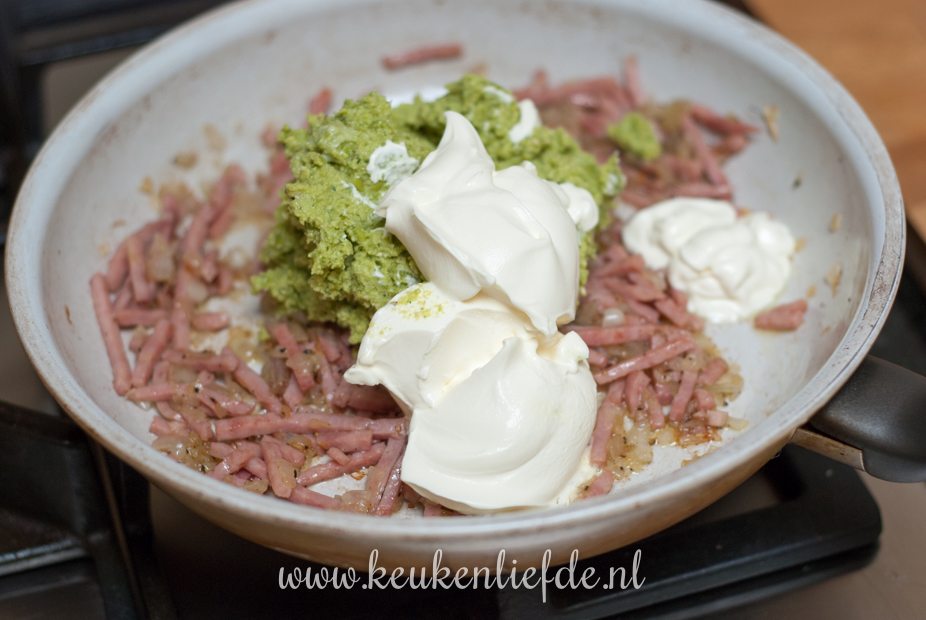 Spaghetti met ham en romige doperwtensaus