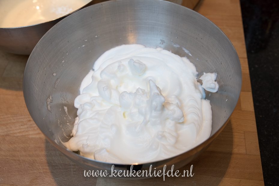 Luchtige amandeltaart