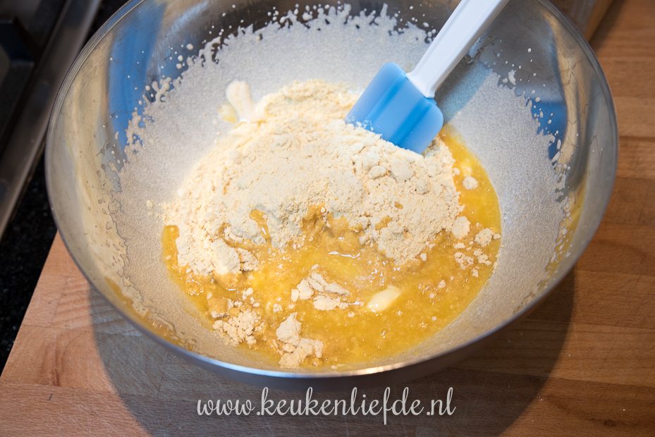 Luchtige amandeltaart