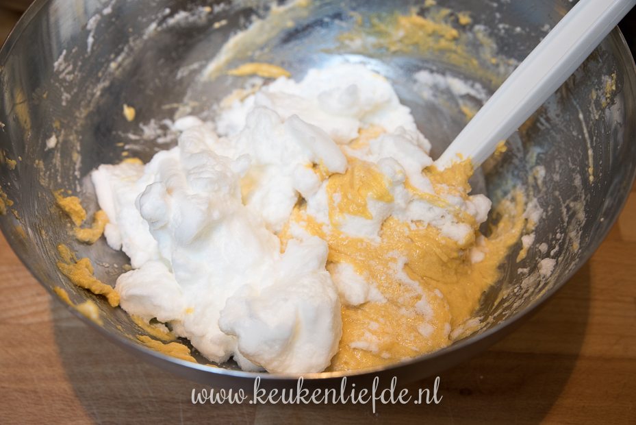 Luchtige amandeltaart