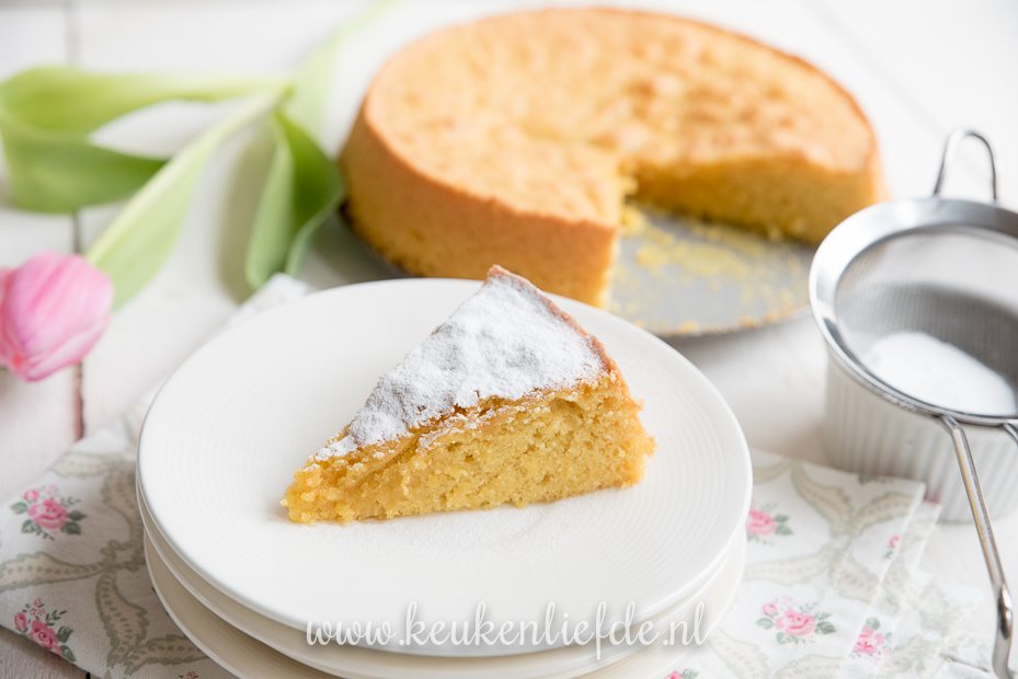 Luchtige amandeltaart Luchtige amandeltaart