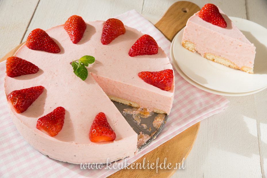 Aardbeien kwarktaart met lange vingers