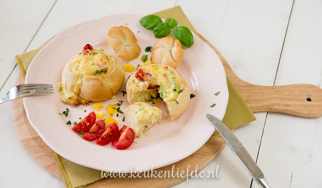 Gevulde broodjes met ei + kookfilmpje! Gevulde broodjes met ei + kookfilmpje!