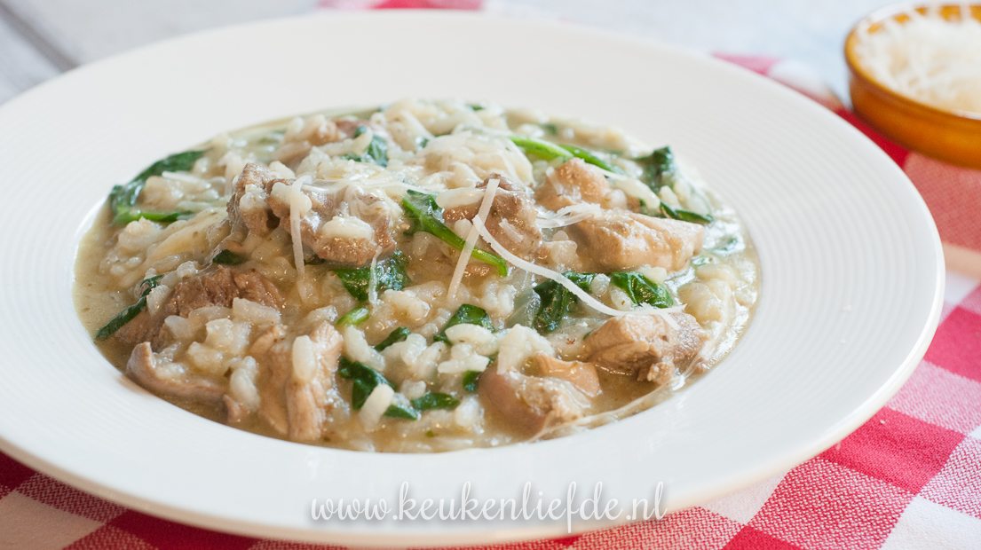 Risotto met pesto, kip en spinazie Risotto met pesto, kip en spinazie