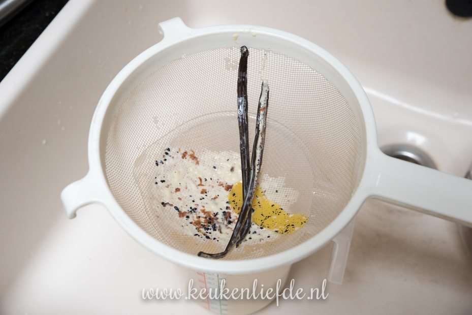 Panna cotta met rodevruchtensaus