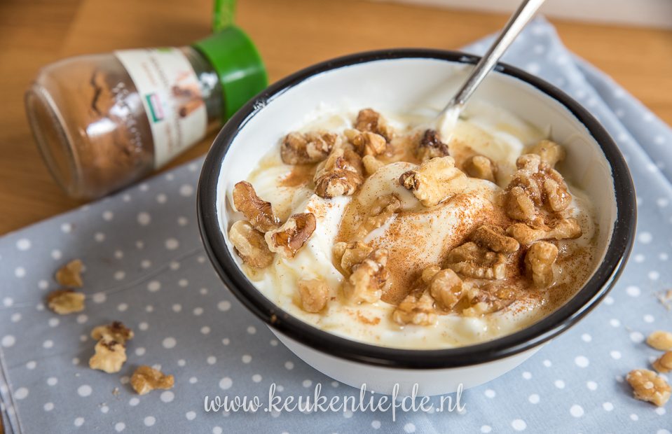 Griekse yoghurt met walnoot en honing